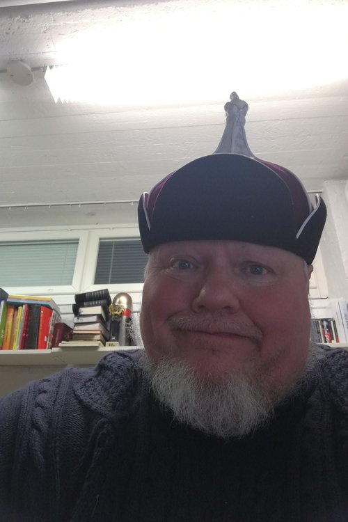 Alpo Syvänen työhuoneessaan.
